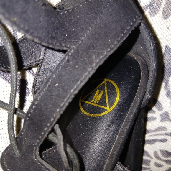 MISSGUIDED FUAX SUEDELACE UP BLOCK HEELS SZ 8/41 - Picture 5 of 9